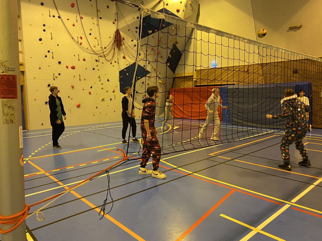 Volleyballturnering for heile skulen